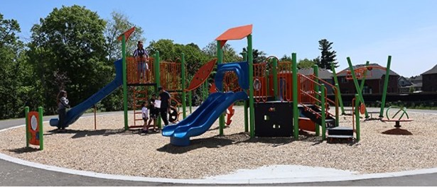 Middle Road Park Playground