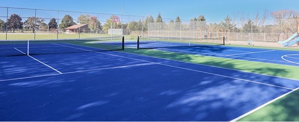 Solina Park Tennis Courts