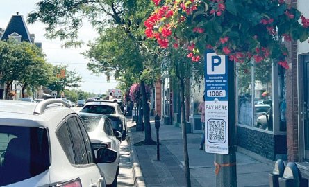 Hotspot parking sign in Downtown Bowmanville